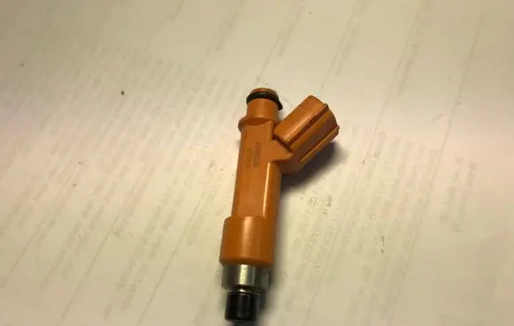 Opel Agila B Fuel injector 008013017 BH3DX