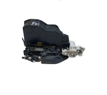 BMW X3 F25 Front door lock 7318419