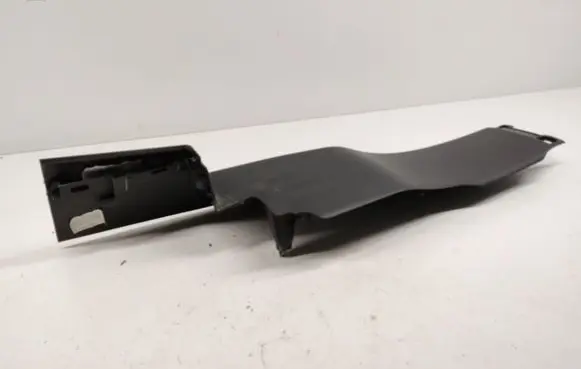 Mercedes-Benz Vito Viano W447 (B) pillar trim (top) A4476906425 A4476906525 63211000123