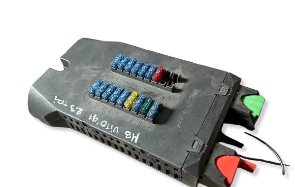 Mercedes-Benz Vito Viano W638 Fuse module 0005400650 08501002