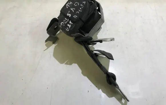 Mitsubishi Space Star Middle seatbelt (rear) 