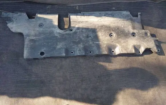 Fiat 500L Engine splash shield/under tray 51938946 51942169
