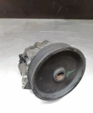 Mercedes-Benz E W212 Power steering pump A0064664701