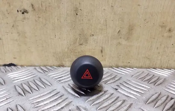 Toyota RAV 4 (XA30) Hazard light switch 15B060