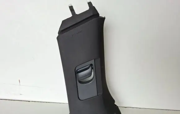 Volvo XC90 (B) pillar trim (top) 31389168