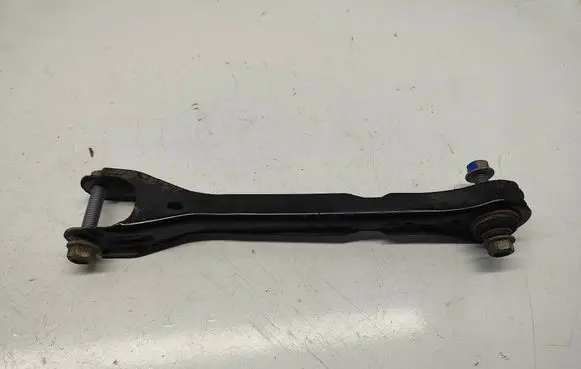 Rear control arm