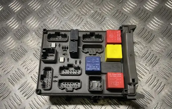 Renault Espace - Grand espace IV Fuse box set 8200148810A 518002217 8200004201E