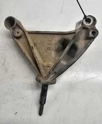 Renault Laguna II Gearbox mounting bracket 8200013682