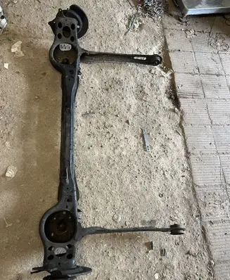 Chrysler Grand Voyager V Rear axle beam 