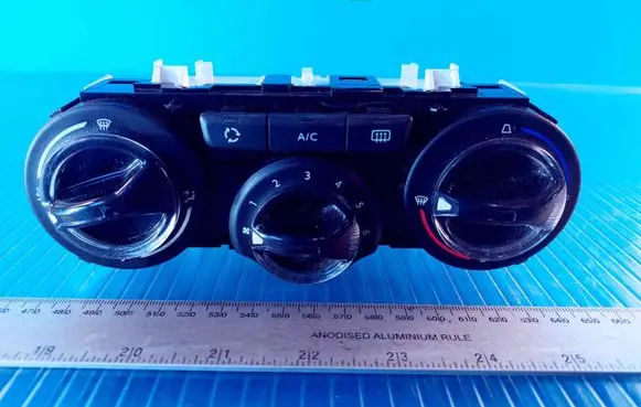 Peugeot 208 Climate control unit 96722483 T1013332G 0556