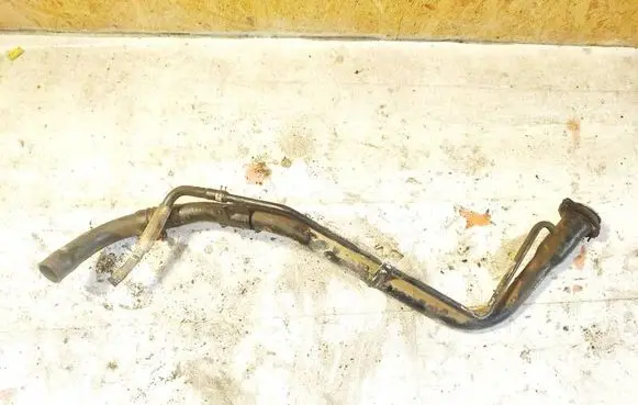 Suzuki Grand Vitara II Fuel tank filler neck pipe 