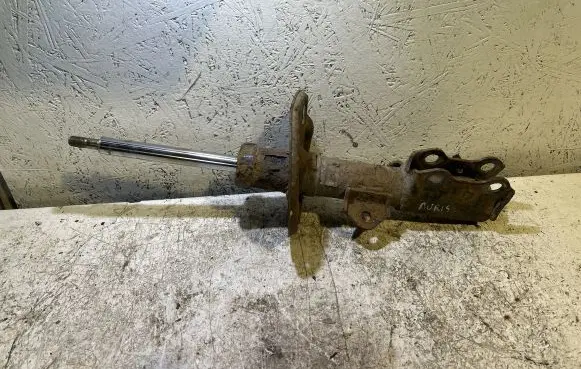 Toyota Auris 150 Front shock absorber/damper