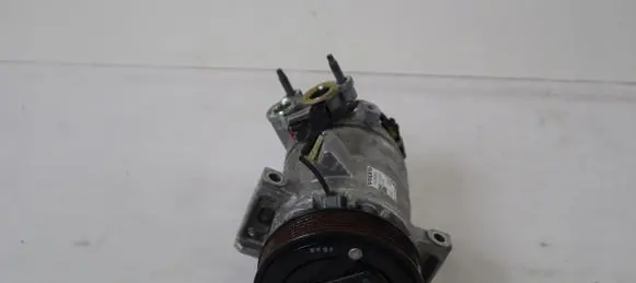 Volvo XC40 Air conditioning (A/C) compressor (pump) 32260849