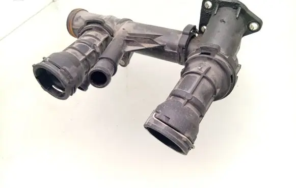 Volkswagen Golf VII Engine coolant pipe/hose 04L121071E