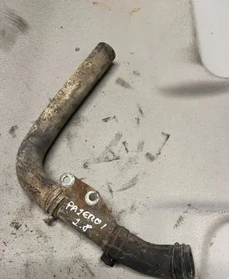 Mitsubishi Pajero Engine coolant pipe/hose