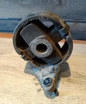 Ford Mondeo MK II Engine mount bracket 97BB6P081 97886P020AA