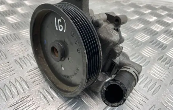 Mercedes-Benz C W204 Power steering pump A0064667501 7693955169 574111104D