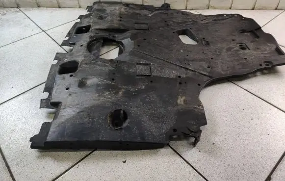 Engine splash shield/under tray