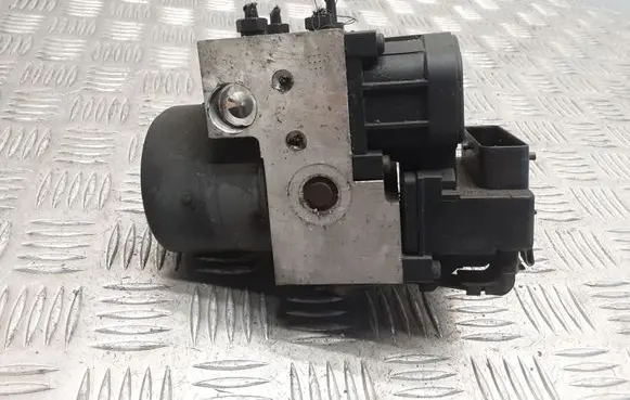 Volkswagen PASSAT B5 ABS Pump 0273004281