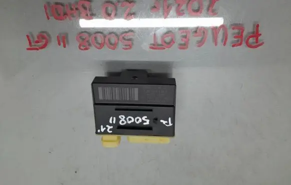 Peugeot 5008 II Coolant fan relay 9801916680