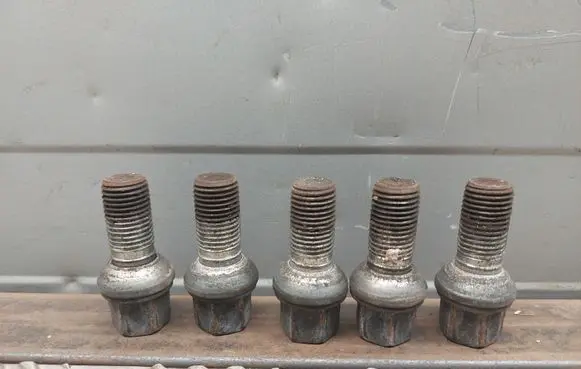 Audi S5 Nuts/bolts 