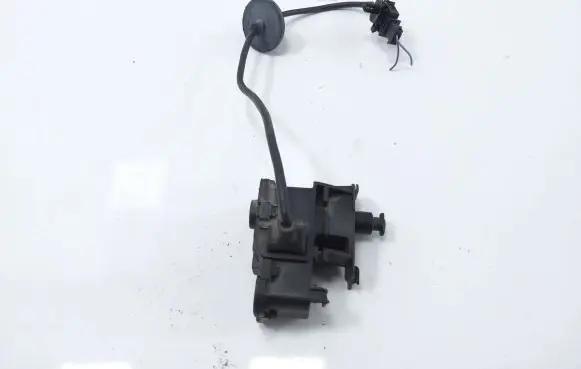 Fuel tank cap lock motor