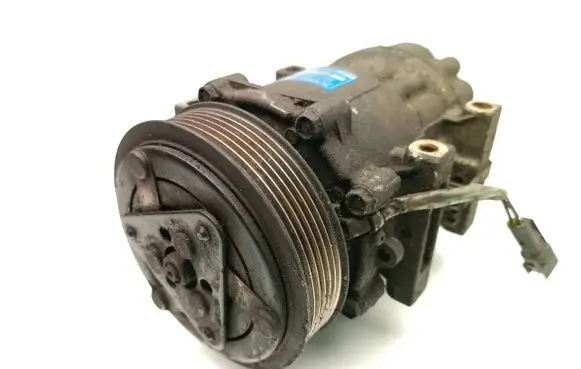 Volvo S40 Air conditioning (A/C) compressor (pump) 3M5H-19D629-HE