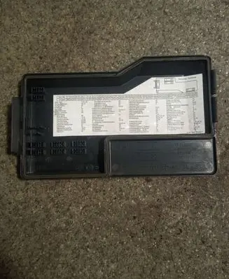 BMW 3 E36 Fuse box cover 1387613