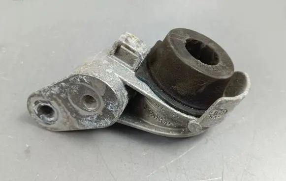 Jeep Grand Cherokee WL Muffler mount bracket/holder 68466131AC