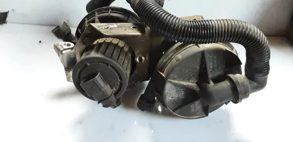 Audi A8 S8 D3 4E Secondary air pump 7H0959253 06A131333D 72273807