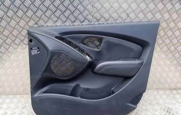 Hyundai ix35 Front door card panel trim 823022Y409