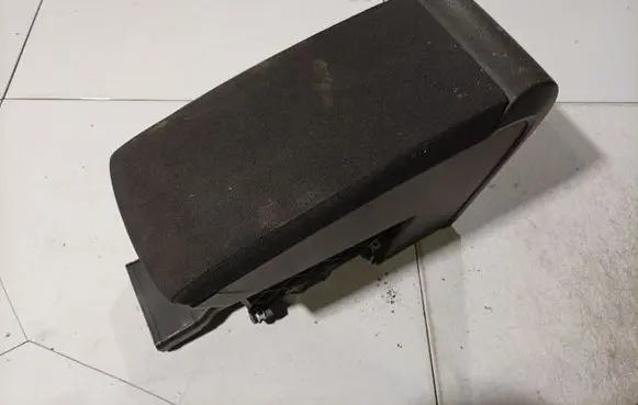 Volkswagen PASSAT B6 Armrest 3C0863319AE
