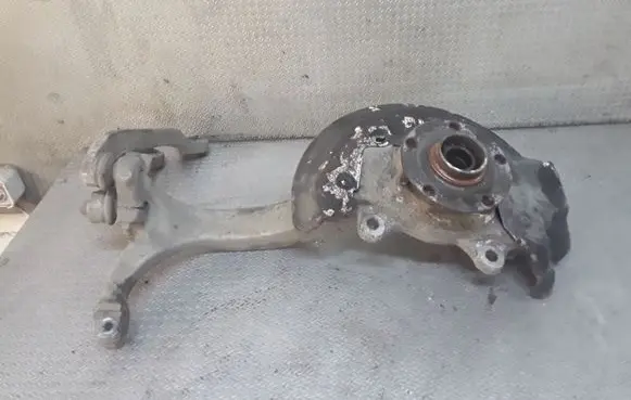 Audi A8 S8 D3 4E Front wheel hub spindle knuckle 