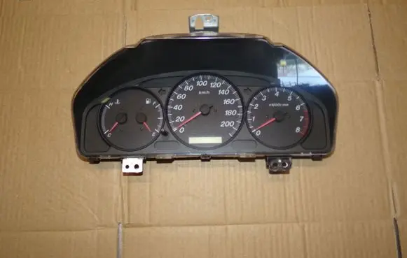 Mazda MPV II LW Speedometer (instrument cluster) 1575100390