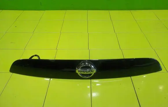 Nissan Juke I F15 Rear light center trim bar blend NP160
