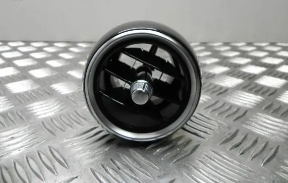 Rear air vent grill
