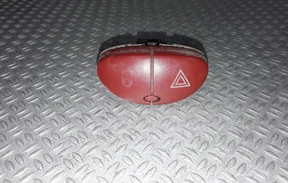 Citroen Xsara Picasso Hazard light switch