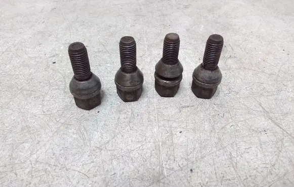 Nuts/bolts