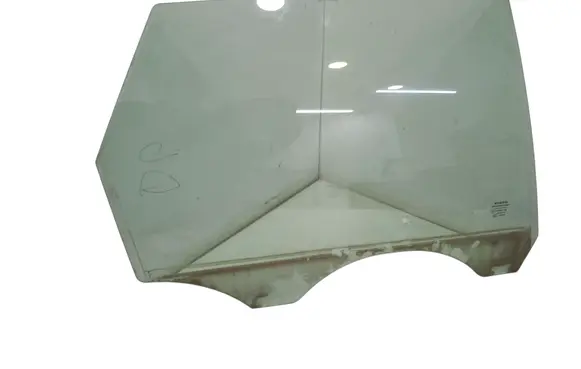 Rear door window glass