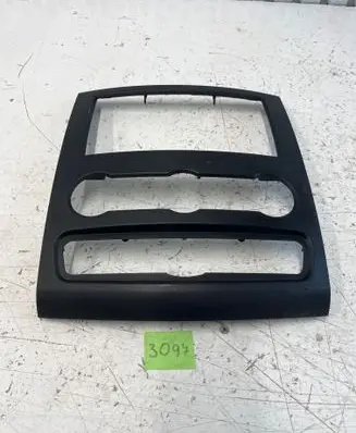 Mercedes-Benz Sprinter W906 Radio/GPS head unit trim A9066800017