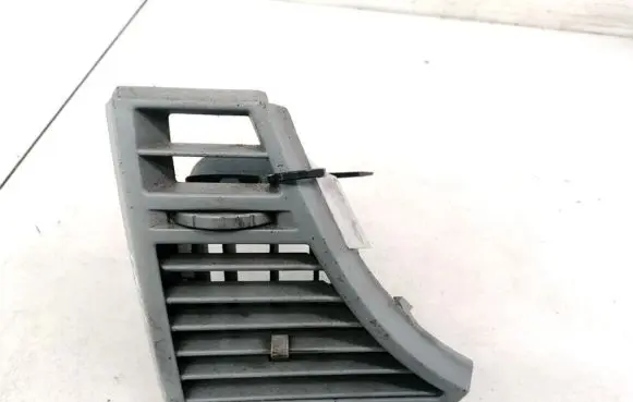 Chrysler Sebring (JS) Dash center air vent grill 1000292