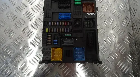Opel Combo E Fuse box set 9830707680