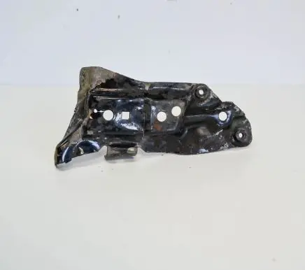 Audi A3 S3 8P Fender mounting bracket