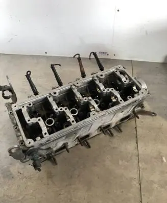 Volkswagen PASSAT B7 Engine head 03L103373A V2300