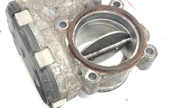 Mercedes-Benz C AMG W203 Engine shut-off valve A1110980109