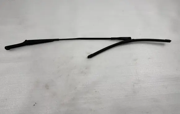 Audi A6 S6 C7 4G Front wiper blade arm 4G1955408 4G1955408D