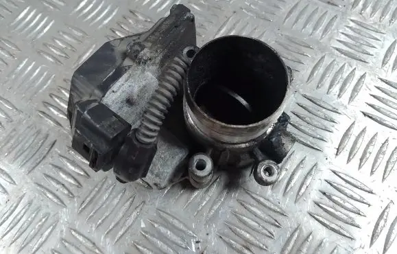 Volkswagen Tiguan Throttle valve 03L128063D A2C53337753