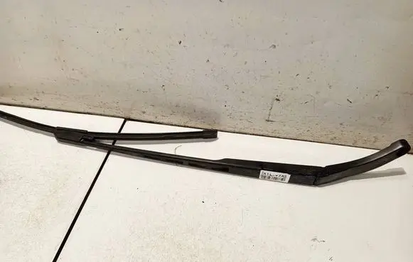Audi A6 S6 C6 4F Front wiper blade arm