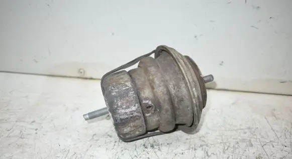 Jaguar XJL Engine mount bracket