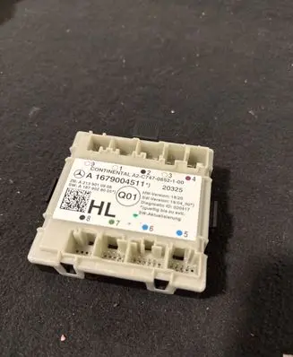 Mercedes-Benz C W205 Door control unit/module a1679004511